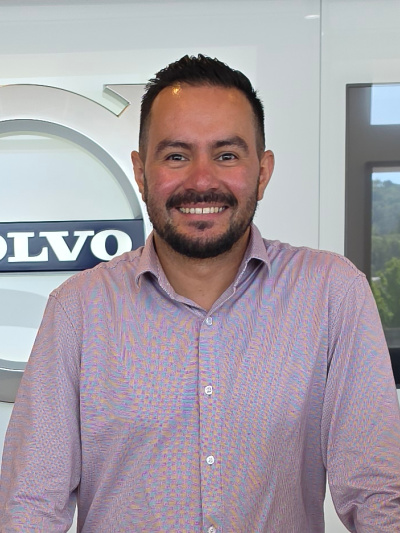 Staff member Mauricio Aviles from bf628a6ddb05