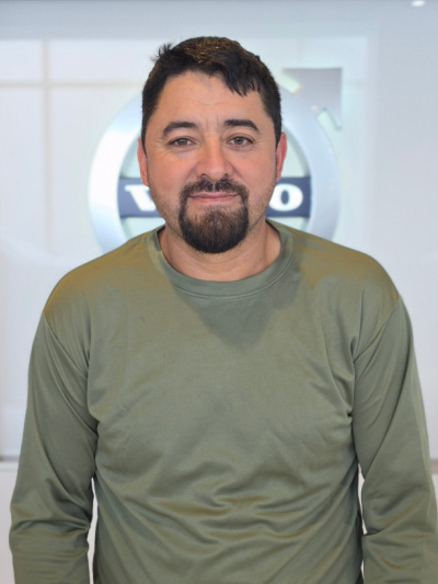 Staff member Romeo Lopez from bf628a6ddb05