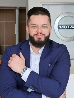 Staff member Misha Milosavljevic from 42c57a262fdd