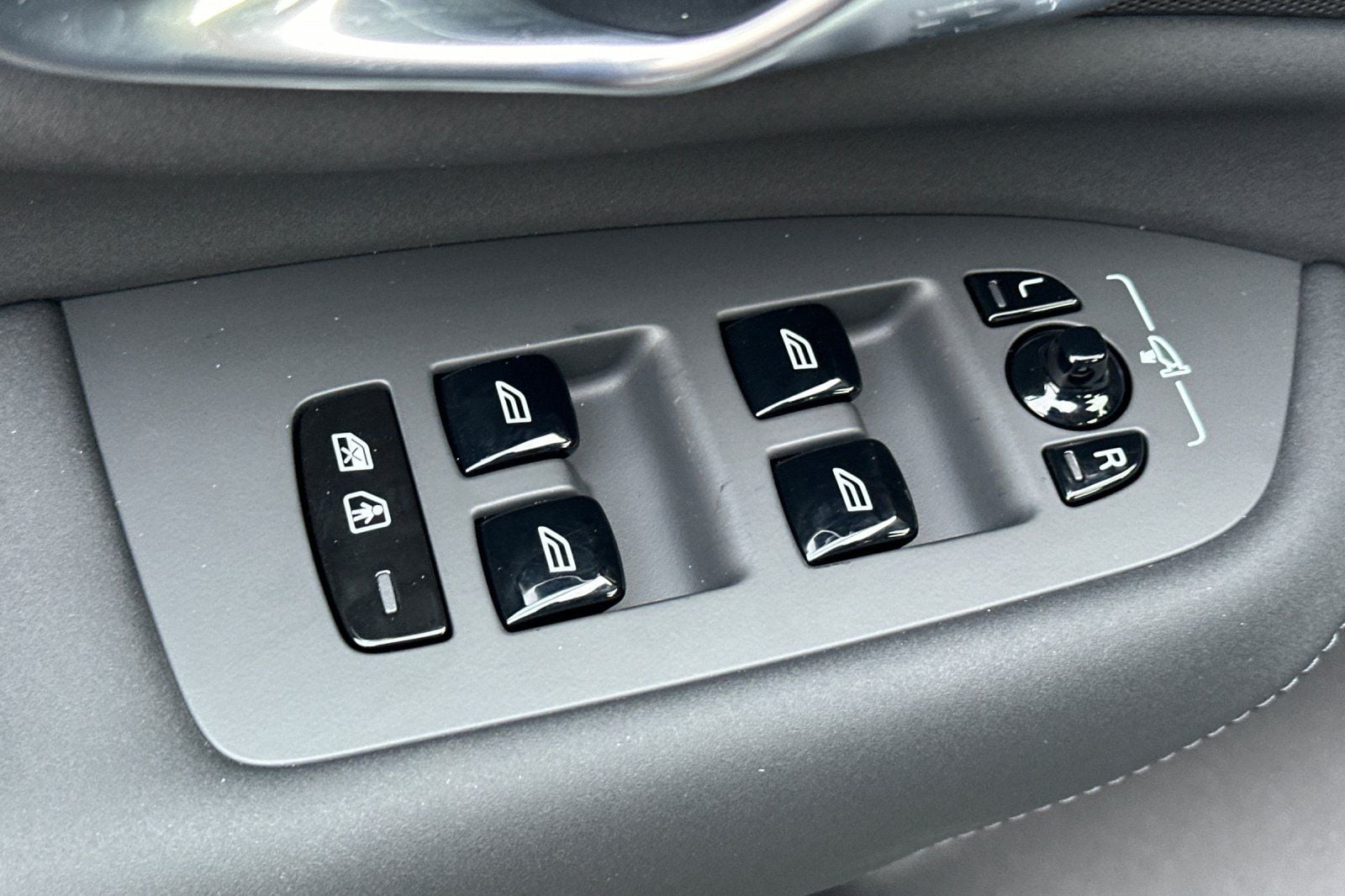 2026 Volvo XC90 Ultra - Photo 14