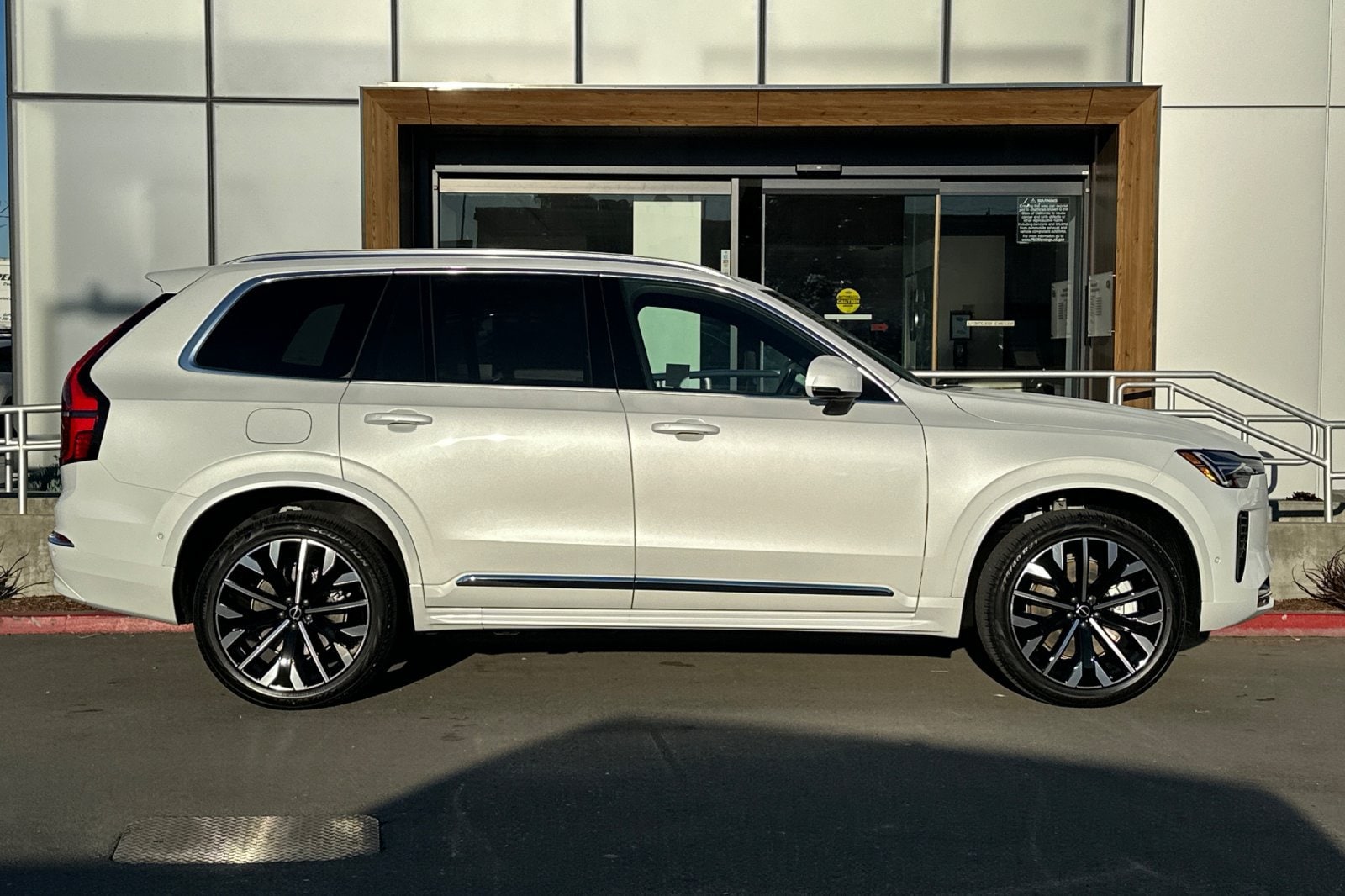 2026 Volvo XC90 Plus - Photo 8