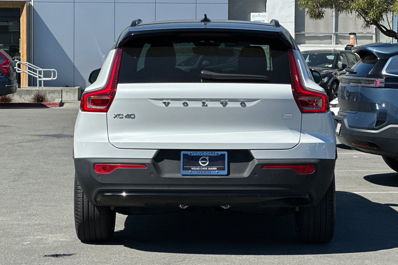 2023 Volvo XC40 Recharge Pure Electric Ultimate photo 3