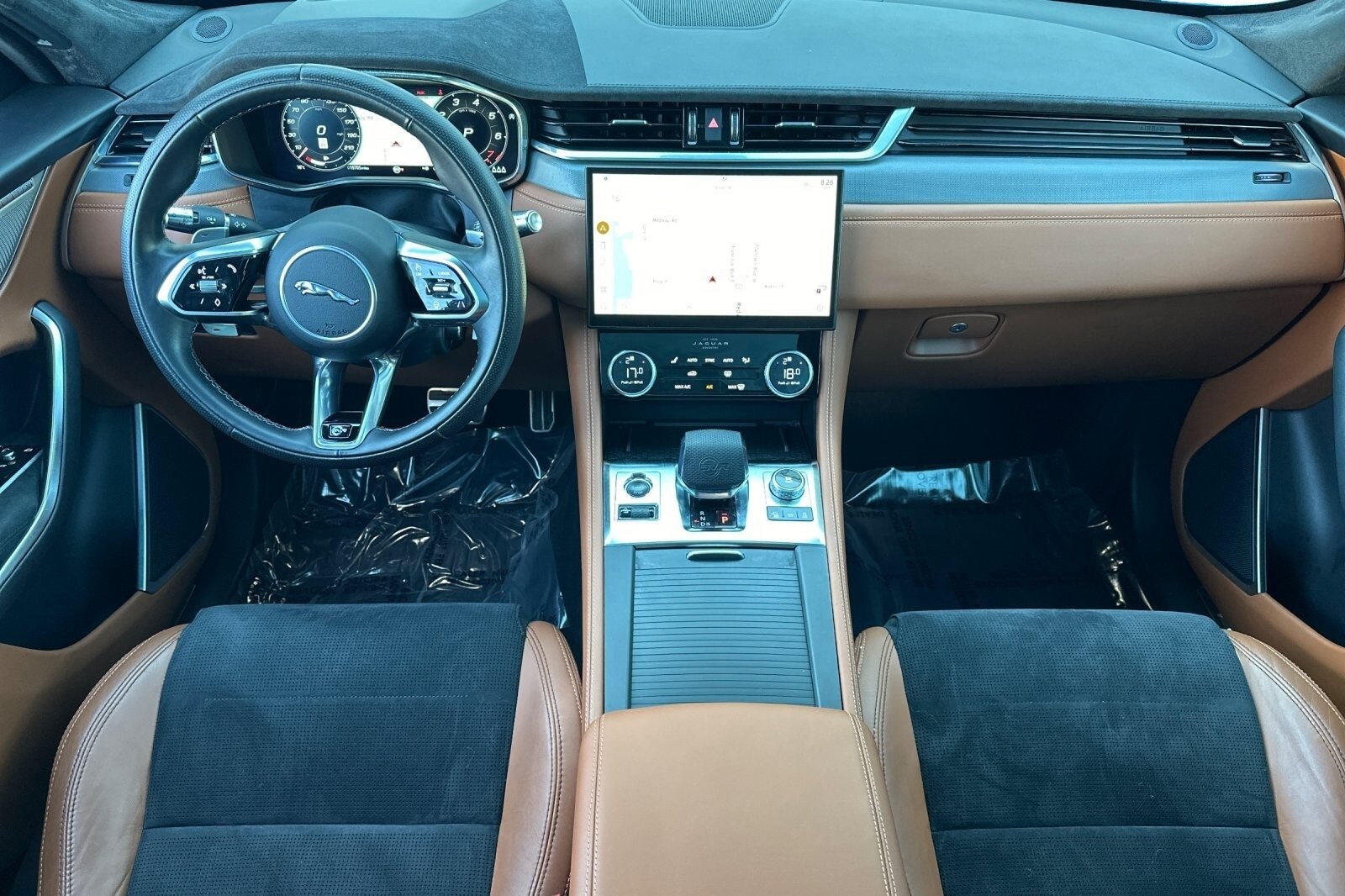 2022 Jaguar F-PACE SVR photo 3