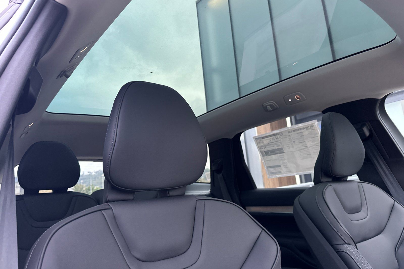 2025 Volvo EX90 Ultra - Photo 20