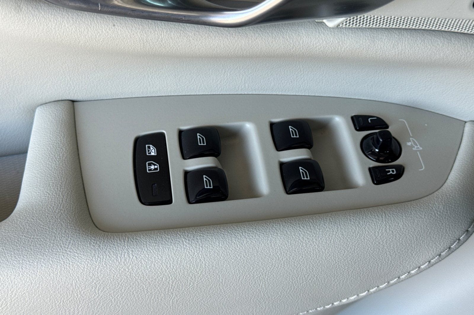 2024 Volvo XC90 Plus - Photo 16