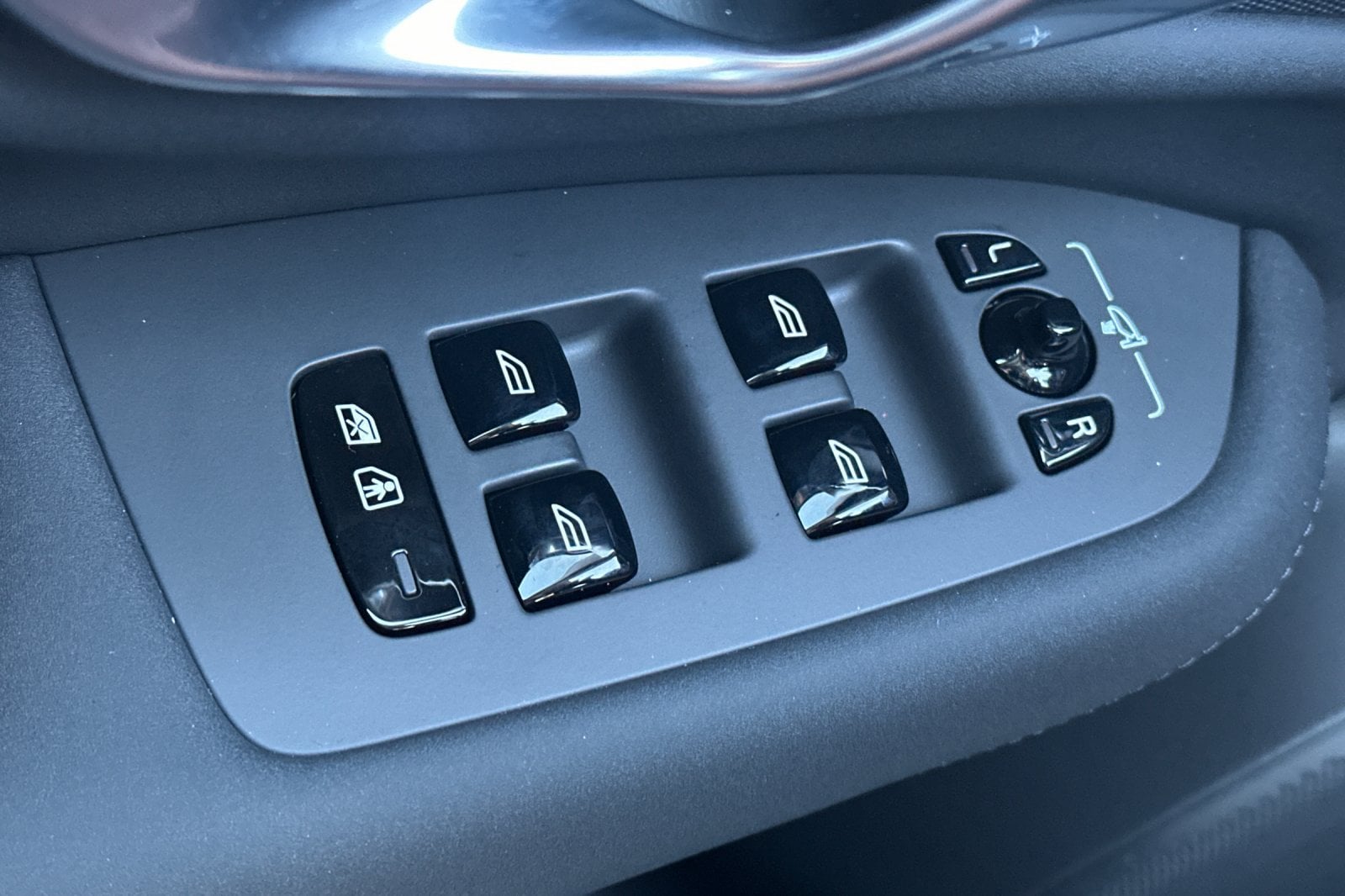 2026 Volvo XC90 Ultra - Photo 15