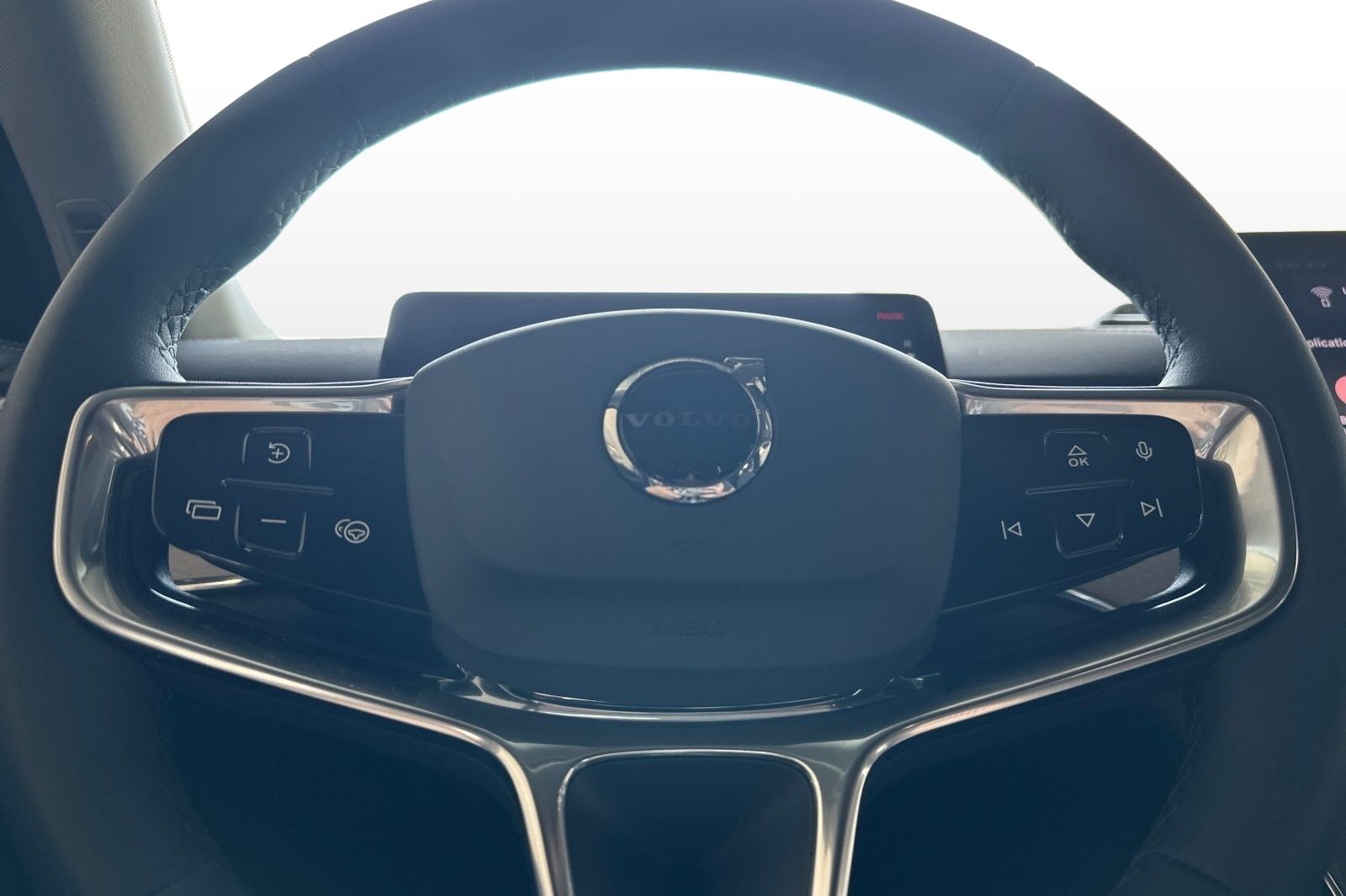 2025 Volvo EX90 Ultra - Photo 25