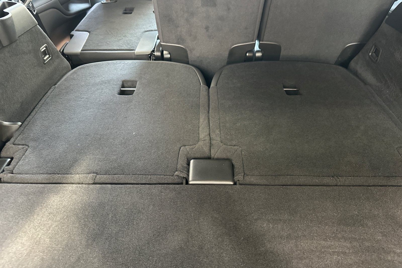 2025 Volvo EX90 Ultra - Photo 18