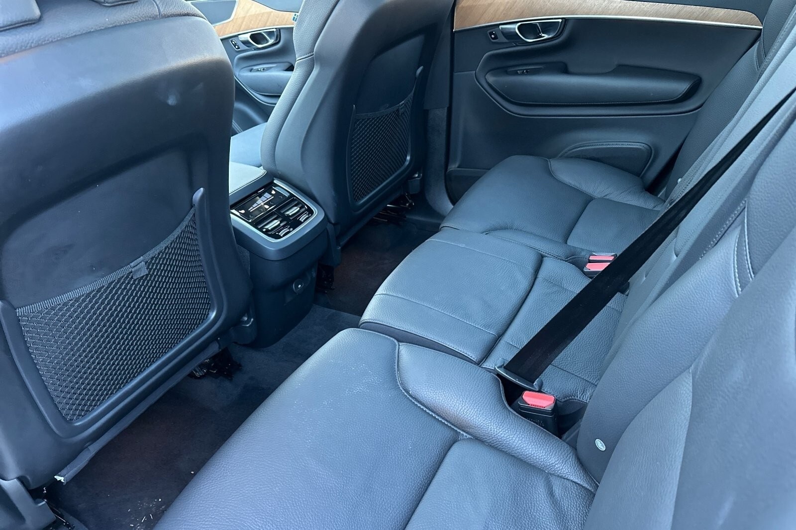 2025 Volvo XC90 Plus photo 4
