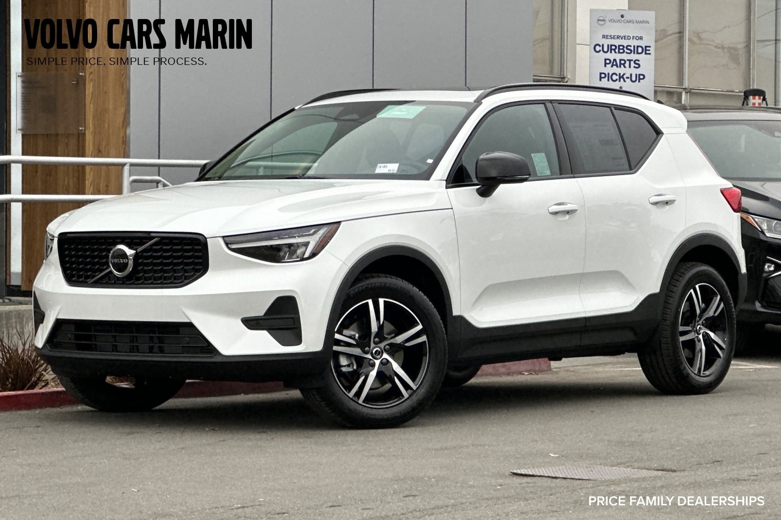 2026 Volvo XC40 Core's photo