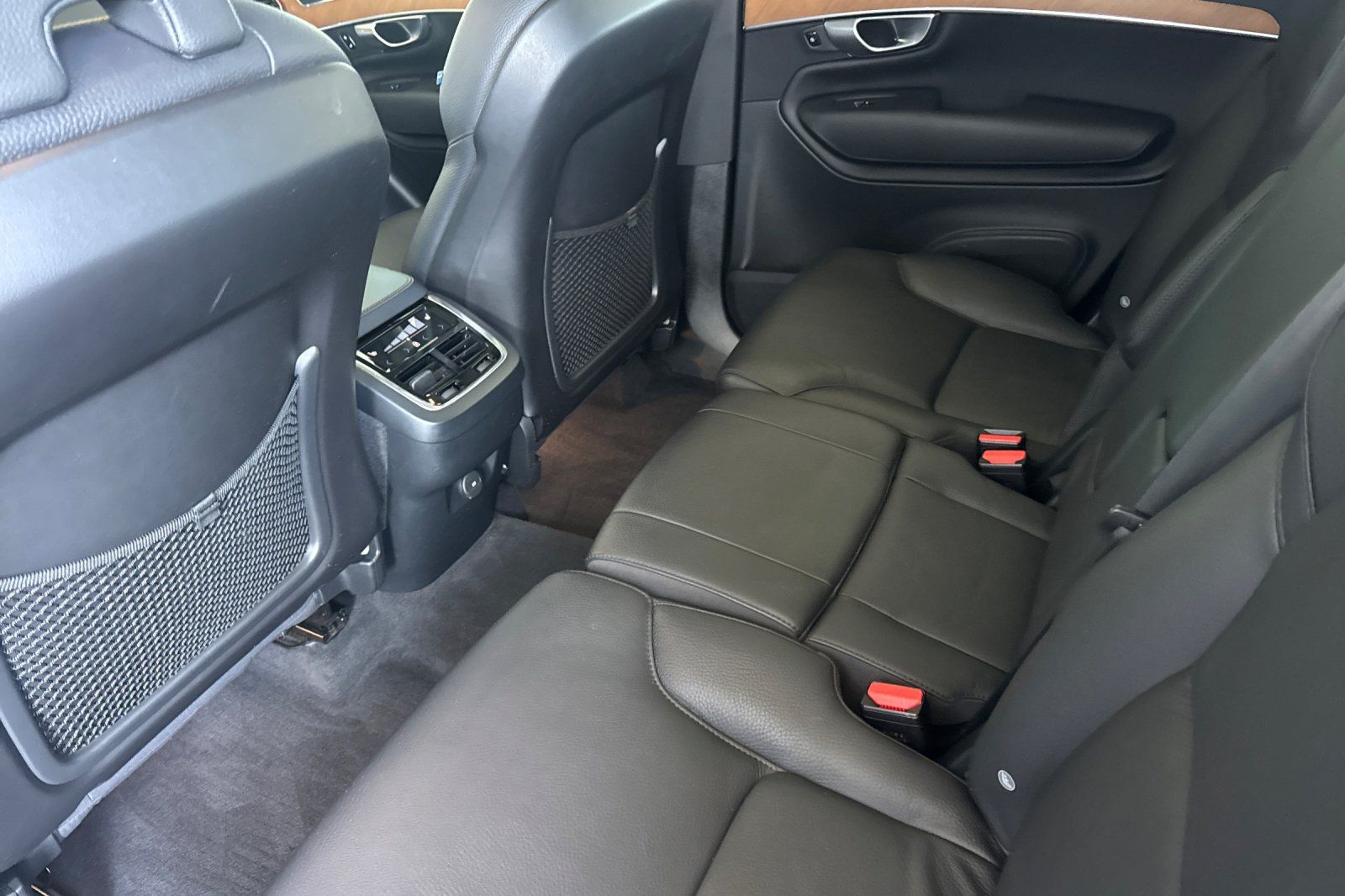 2024 Volvo XC90 B6 Plus Bright 7-Seater photo 4