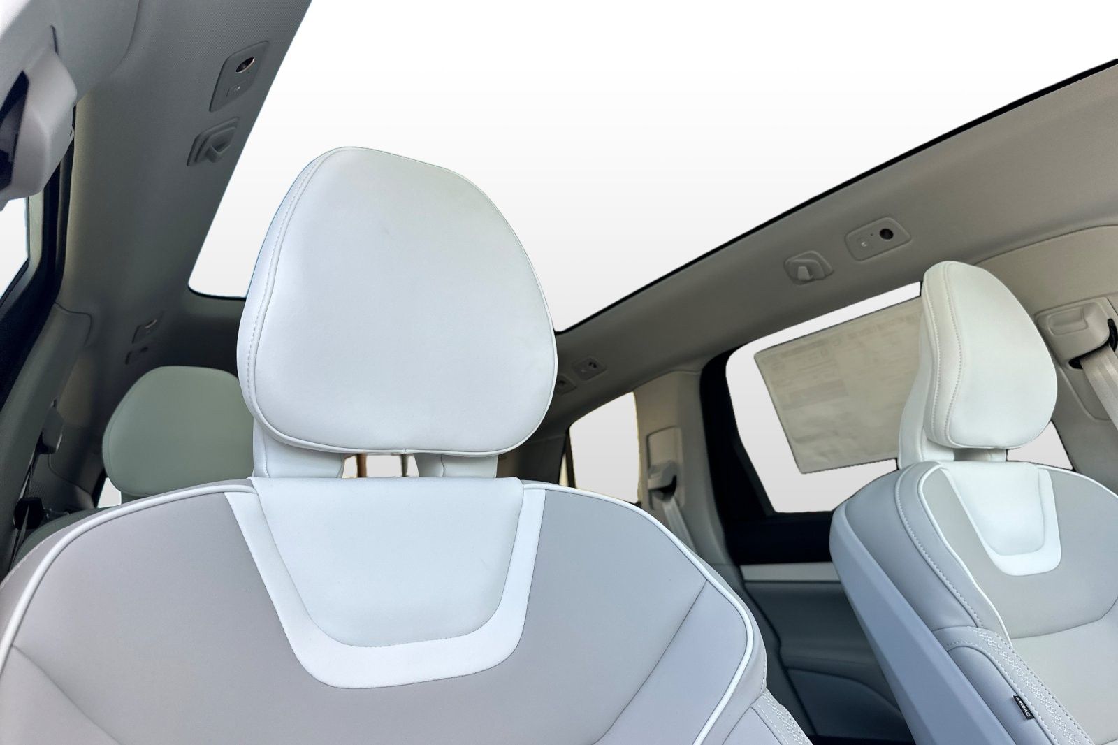 2025 Volvo EX90 Plus - Photo 20