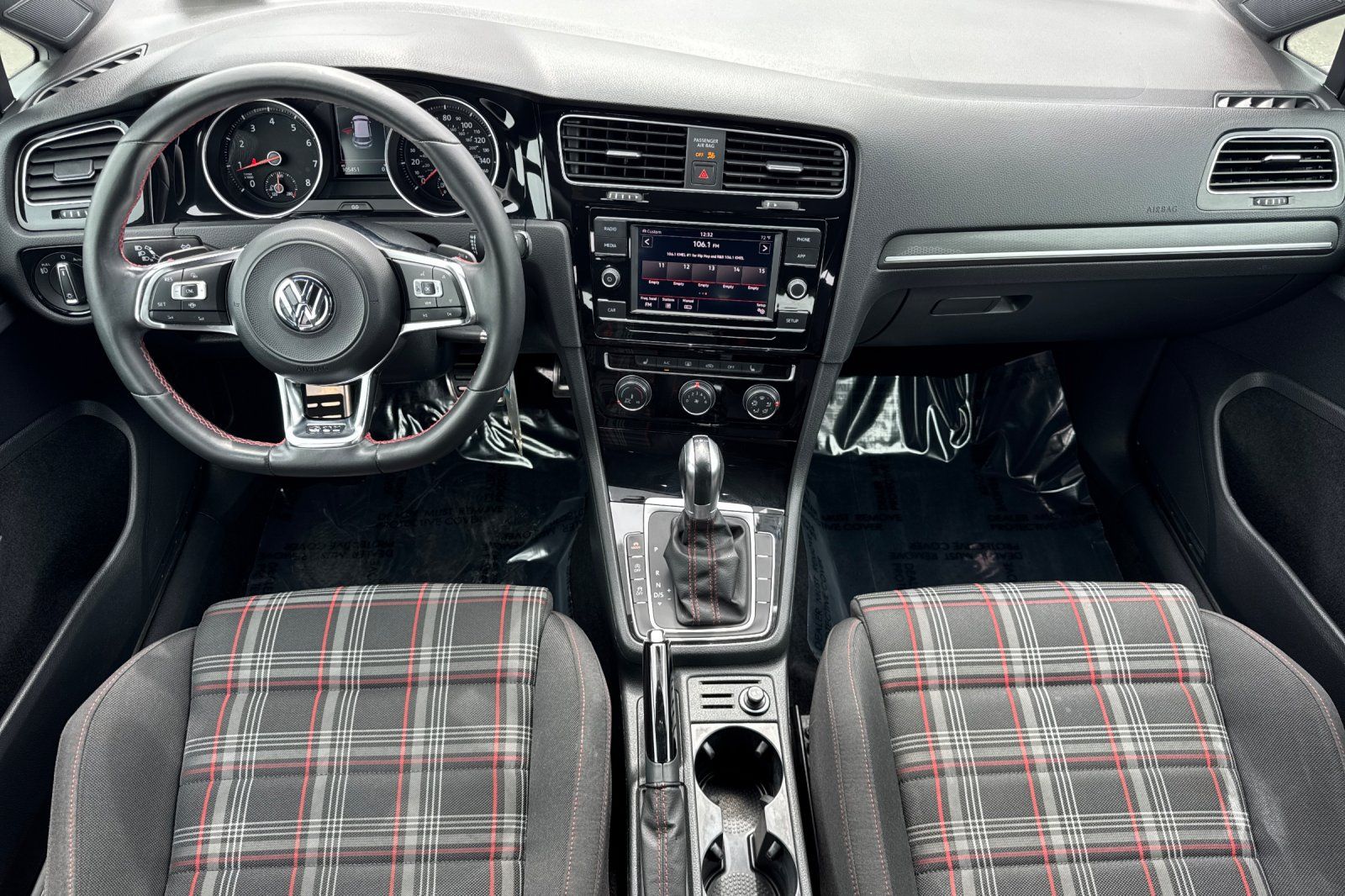 2019 Volkswagen Golf GTI 2.0T S photo 2