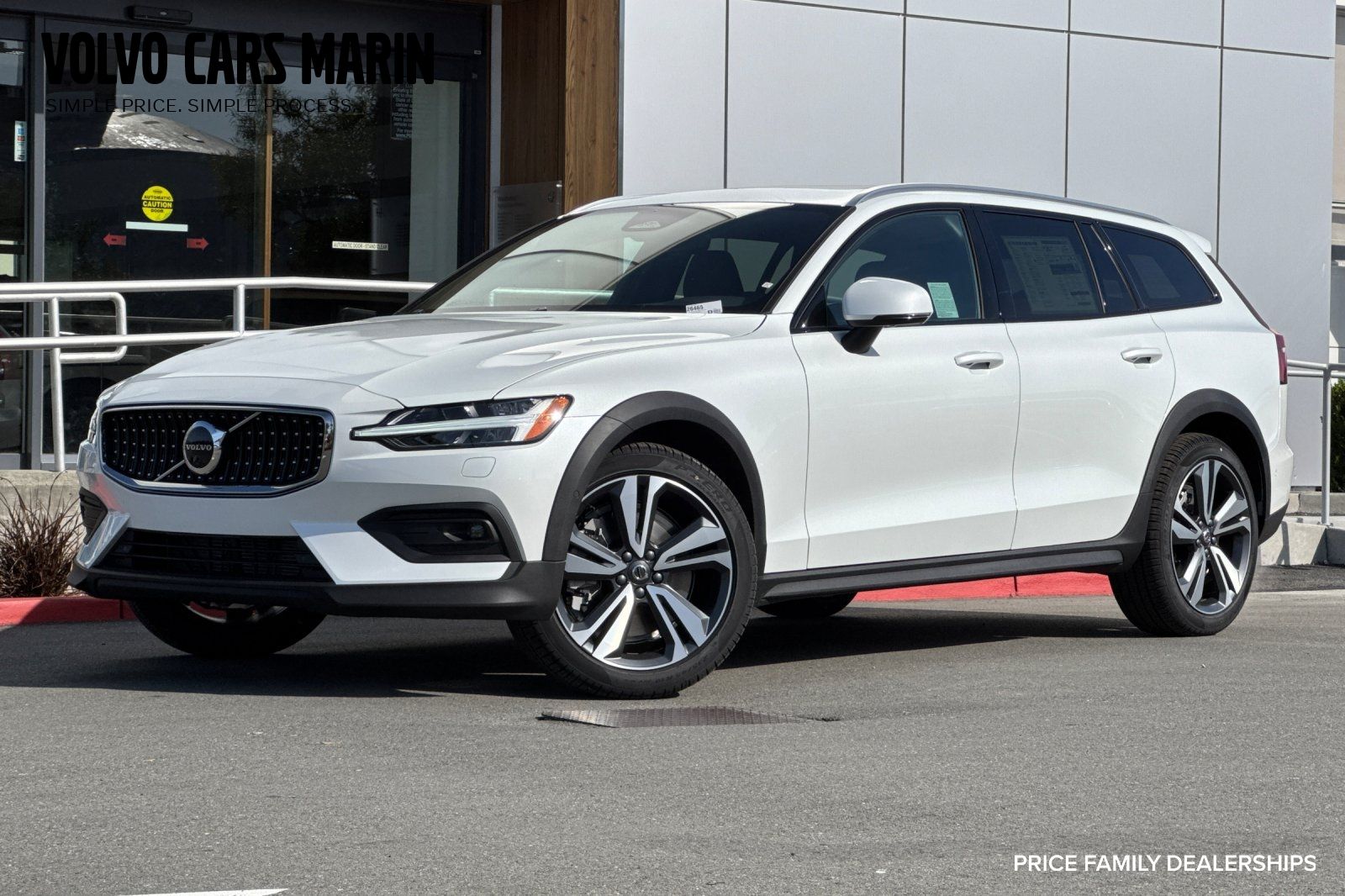 2026 Volvo V60 Cross Country B5 Plus AWD's photo