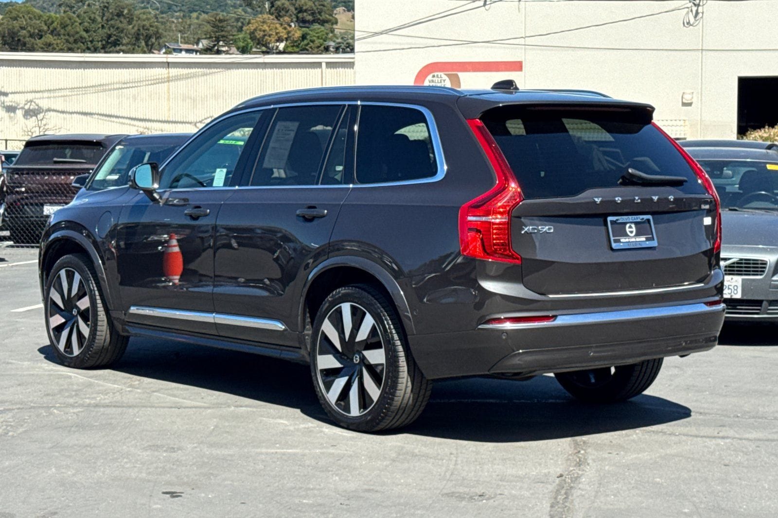 2023 Volvo XC90 Recharge Plug-In Hybrid Ultimate 6-Seater photo 5