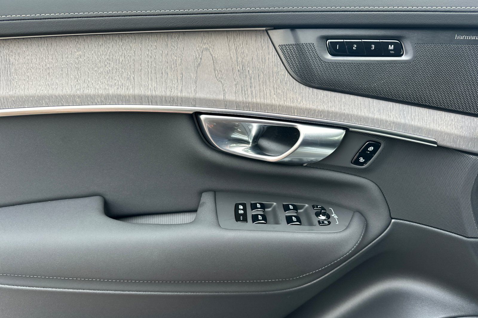 2026 Volvo XC90 Ultra - Photo 13