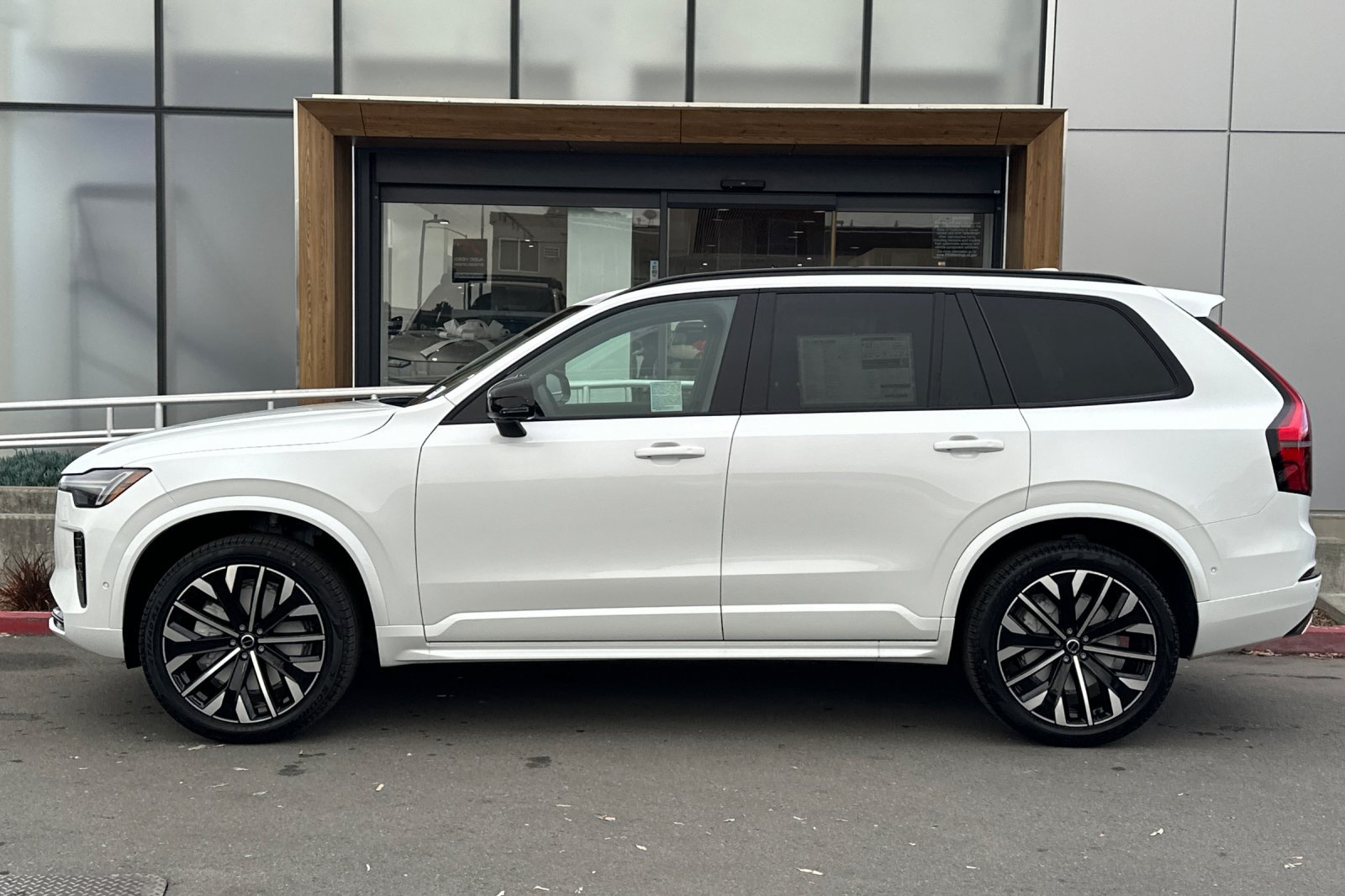 2026 Volvo XC90 Ultra - Photo 5