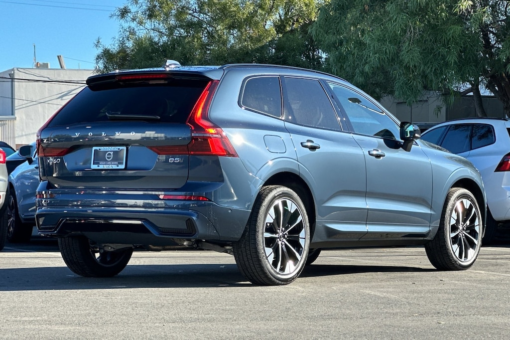 New 2026 Volvo XC60 B5 Plus SUV
