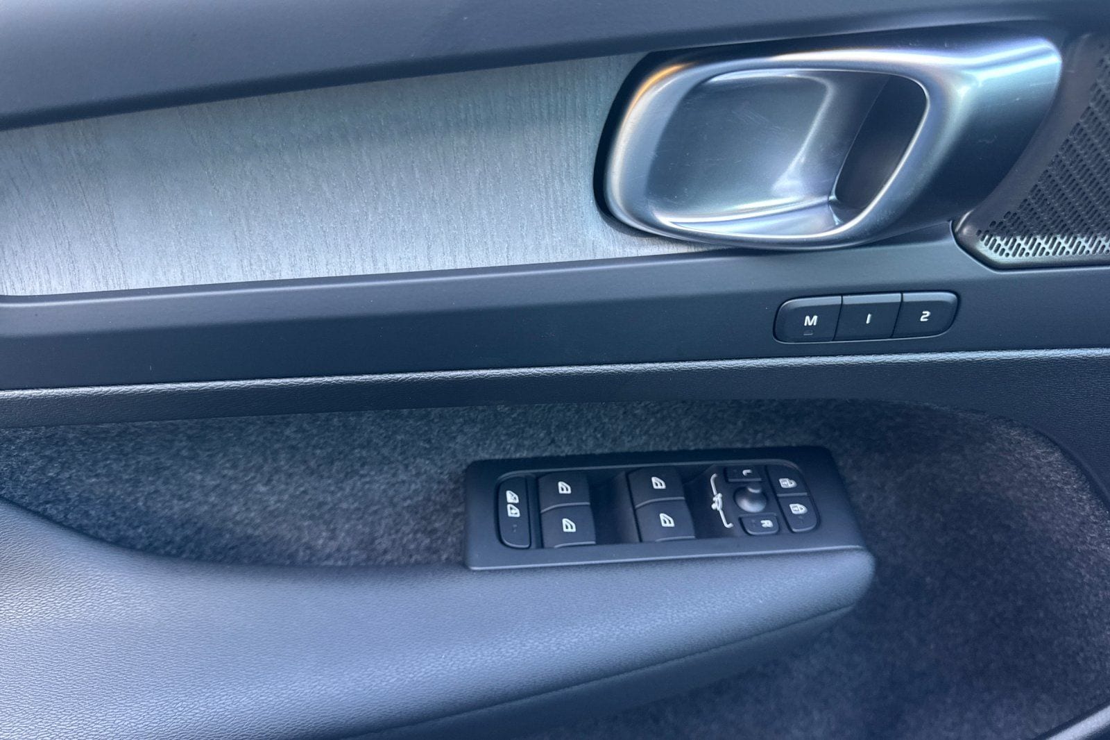 2026 Volvo XC40 Ultra - Photo 14