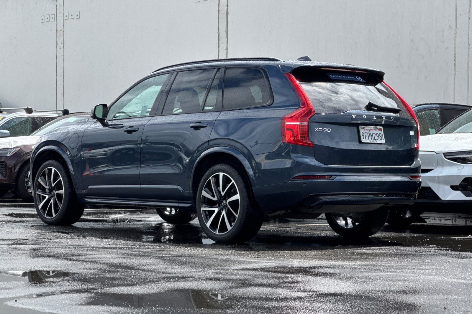 2023 Volvo XC90 Recharge Plug-In Hybrid Plus Dark 7-Seater photo 6