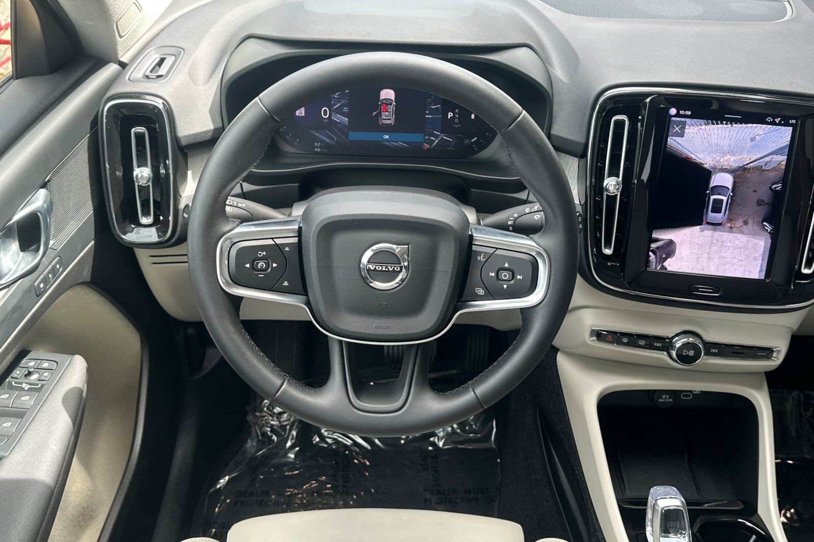 2026 Volvo XC40 Plus - Photo 17