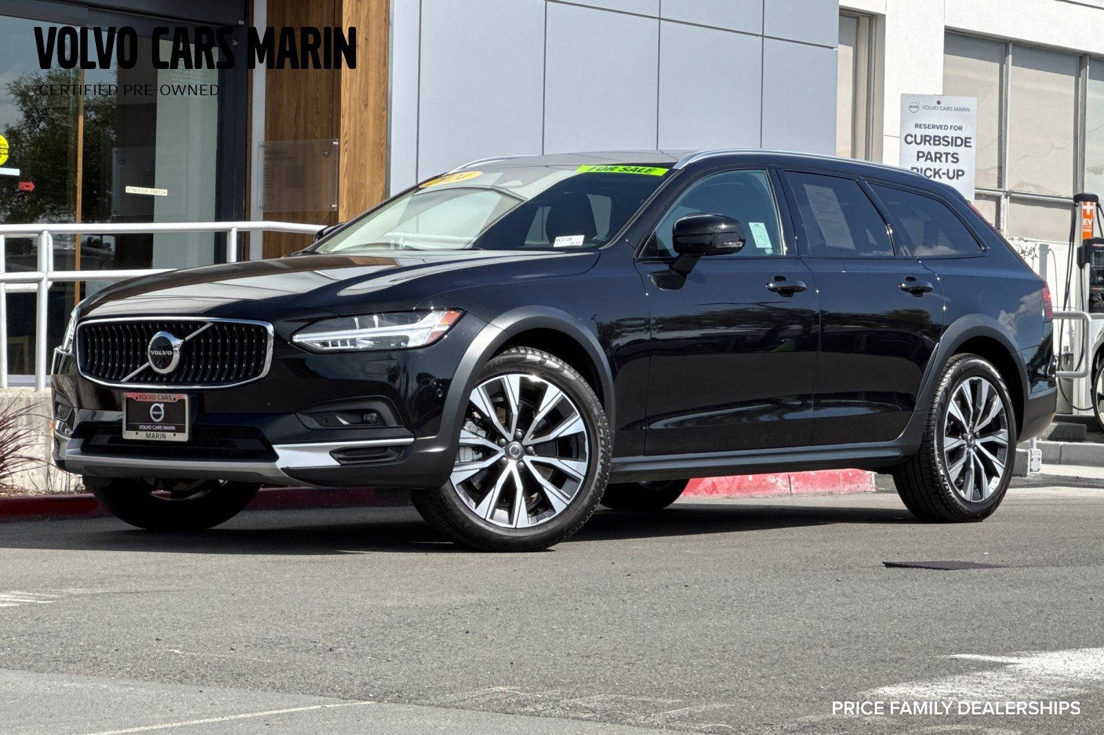 2024 Volvo V90 Cross Country B6 Plus AWD's photo