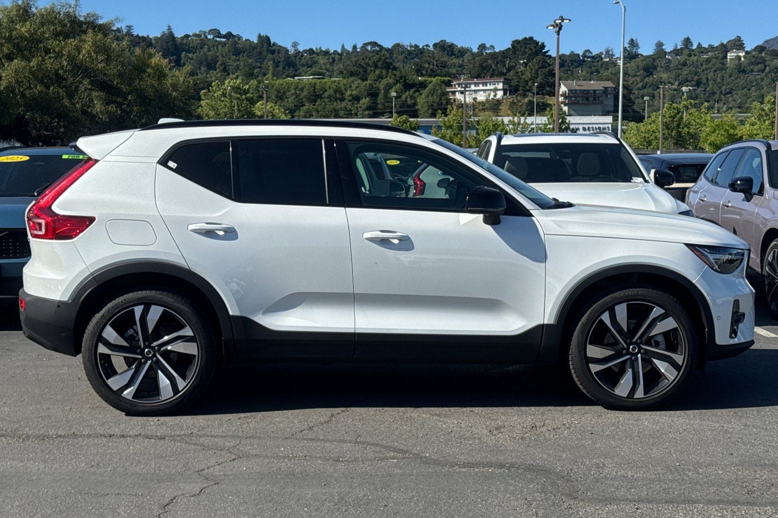 2026 Volvo XC40 Ultra - Photo 8