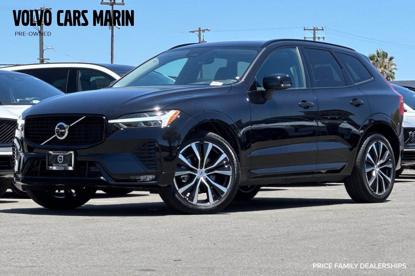2023 Volvo XC60 B5 Plus Dark Theme AWD's photo