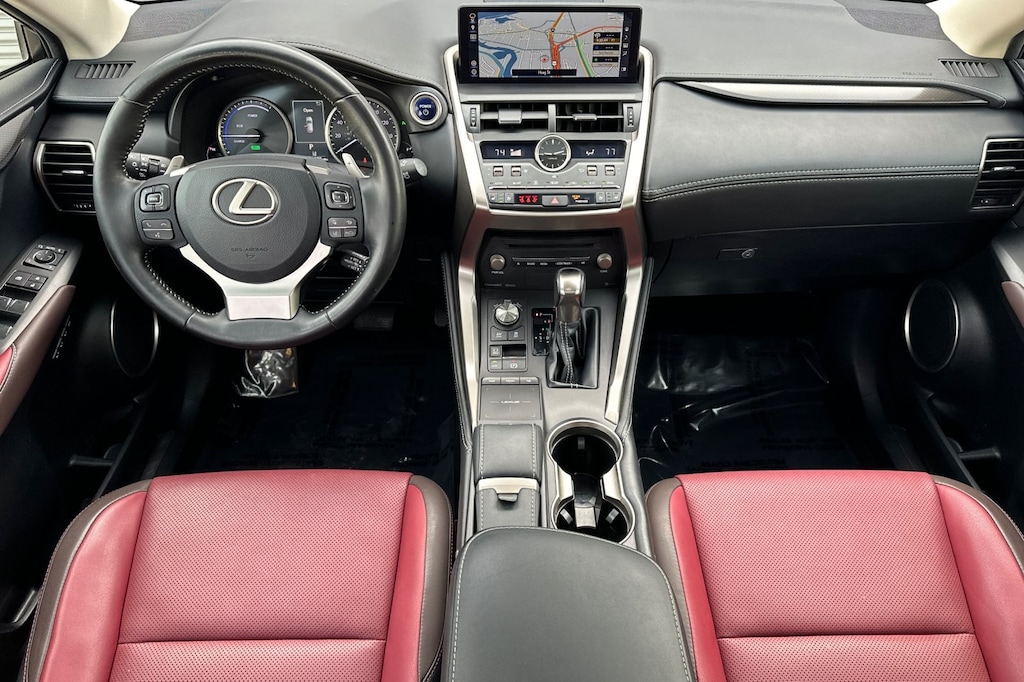 2018 Lexus NX 300h Luxury photo 3