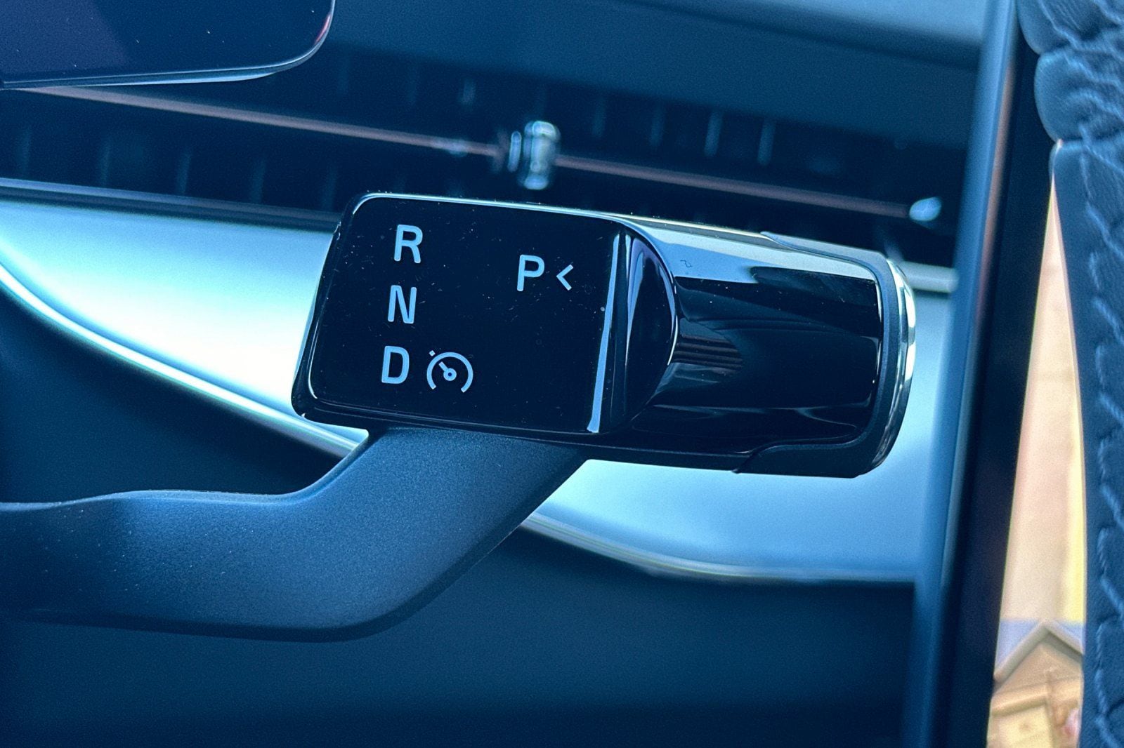 2025 Polestar 3 - Photo 24
