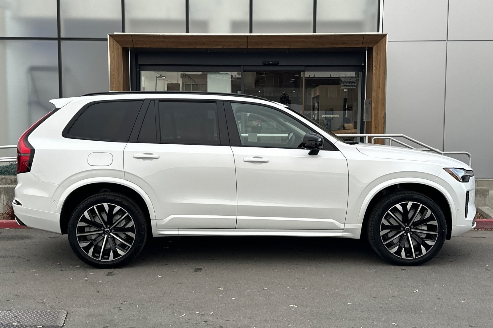 2026 Volvo XC90 Ultra - Photo 8