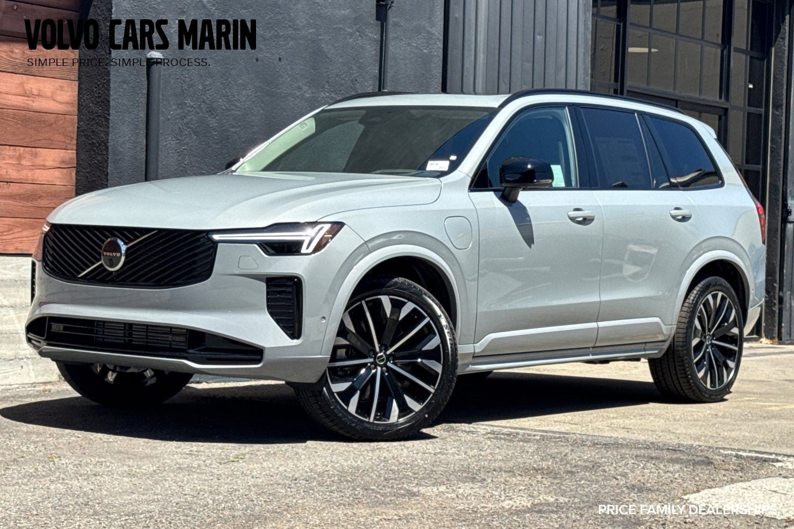 2026 Volvo XC90 T8 Recharge Ultra Dark 4WD's photo