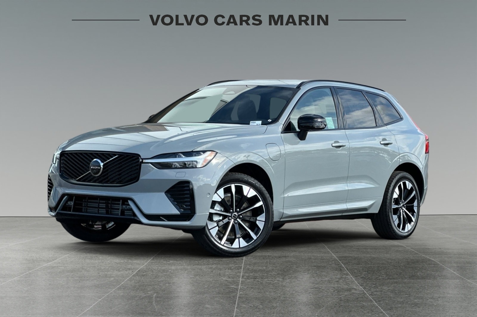 2026 Volvo XC60 Plus's photo