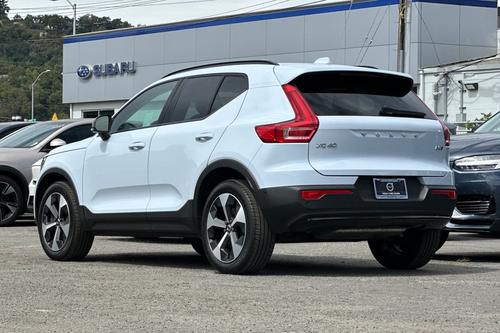 2026 Volvo XC40 Plus - Photo 7