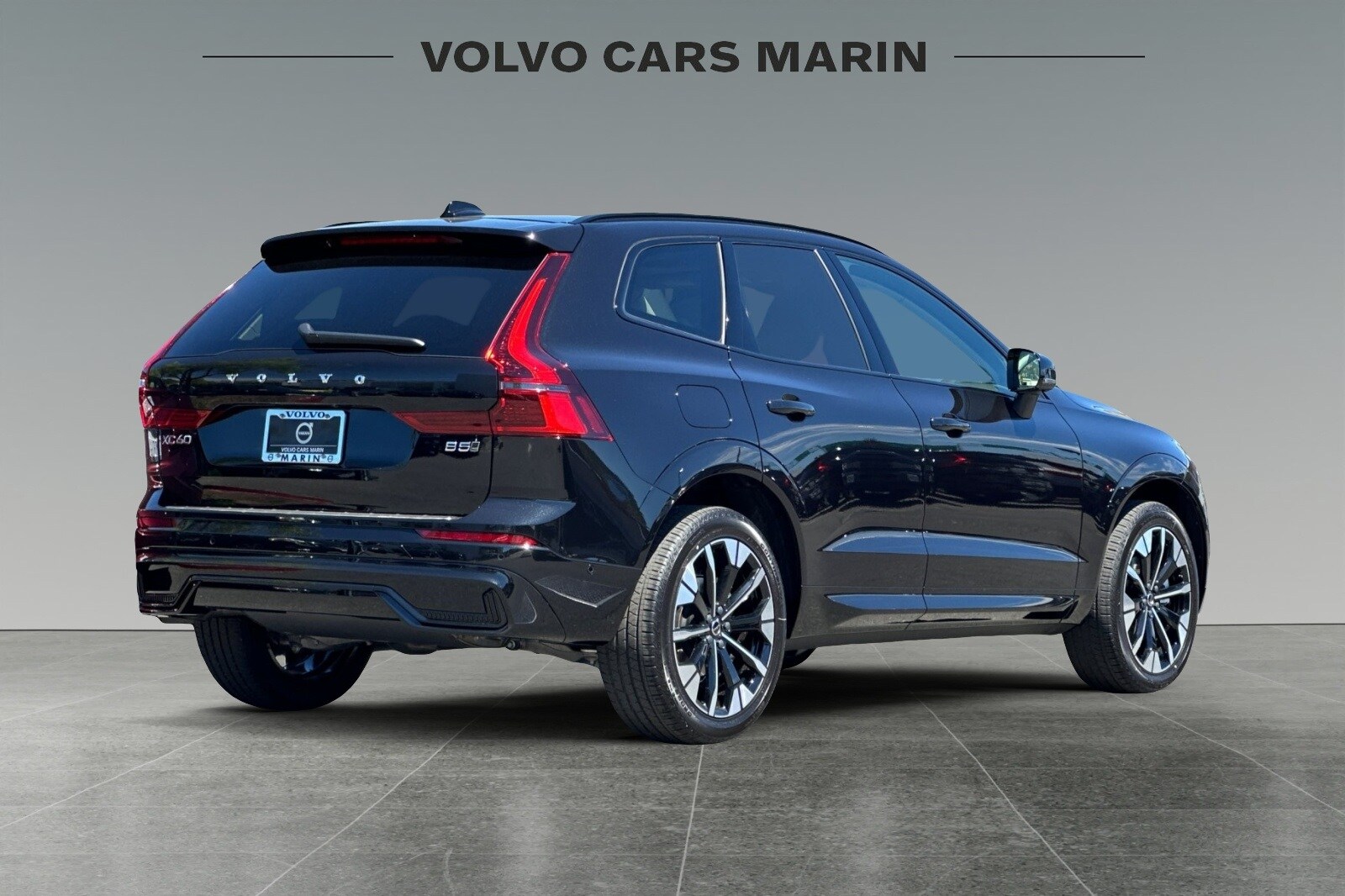 2026 Volvo XC60 photo 2