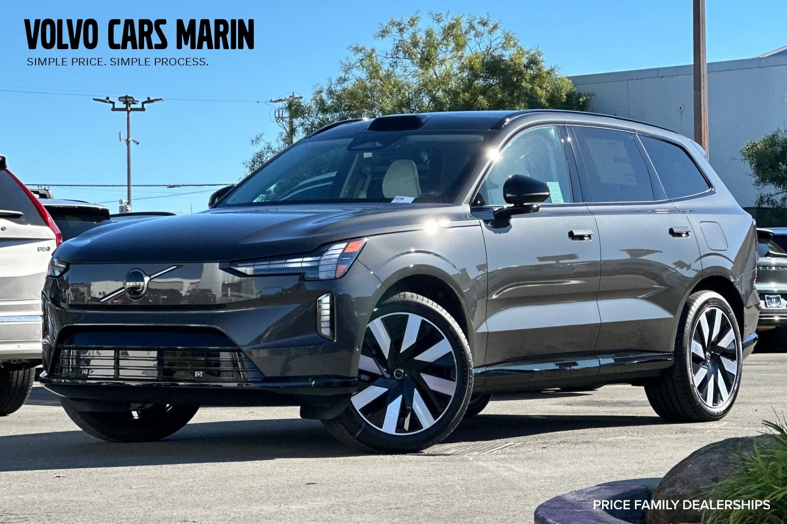 2025 Volvo EX90 Plus's photo