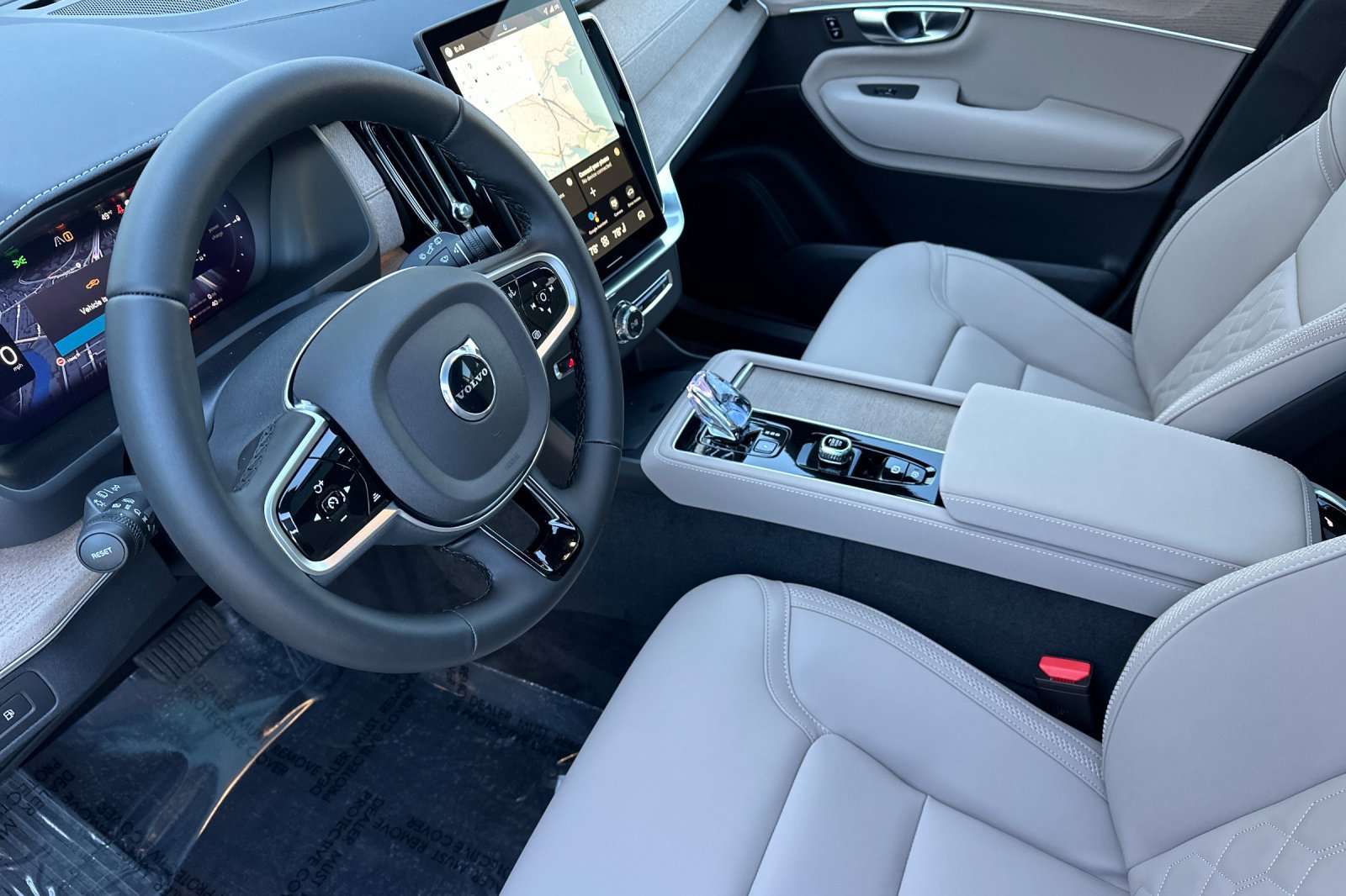 2026 Volvo XC90 Plus - Photo 13
