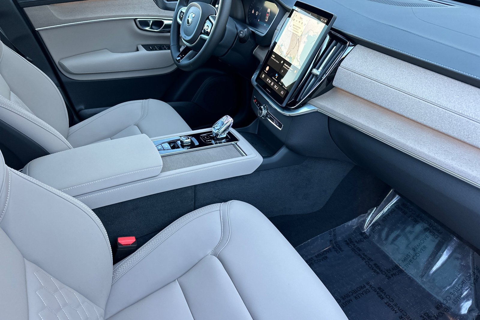 2026 Volvo XC90 Plus - Photo 18