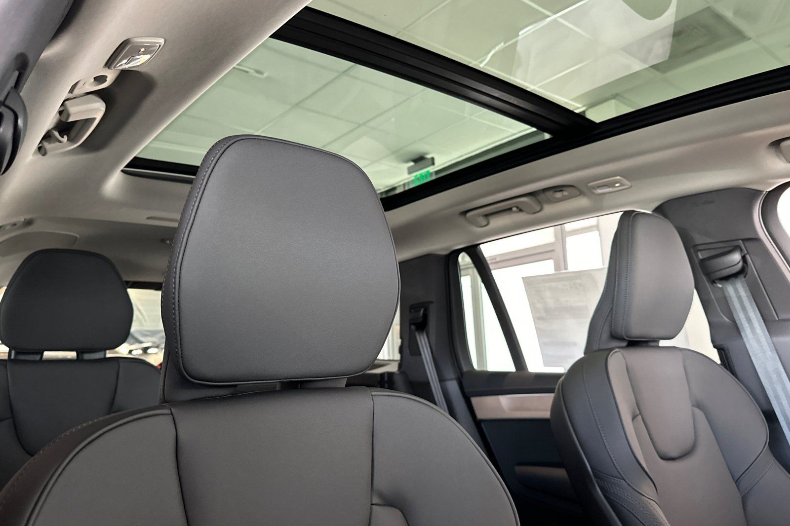 2026 Volvo XC90 Plus - Photo 20