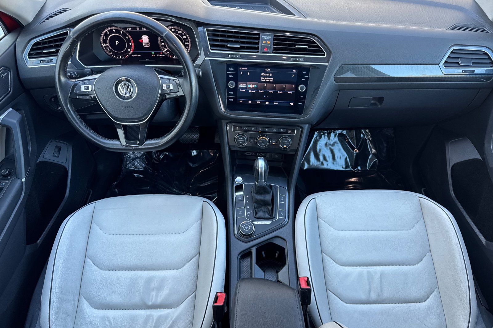 2018 Volkswagen Tiguan 2.0T SEL Premium 4MOTION photo 2