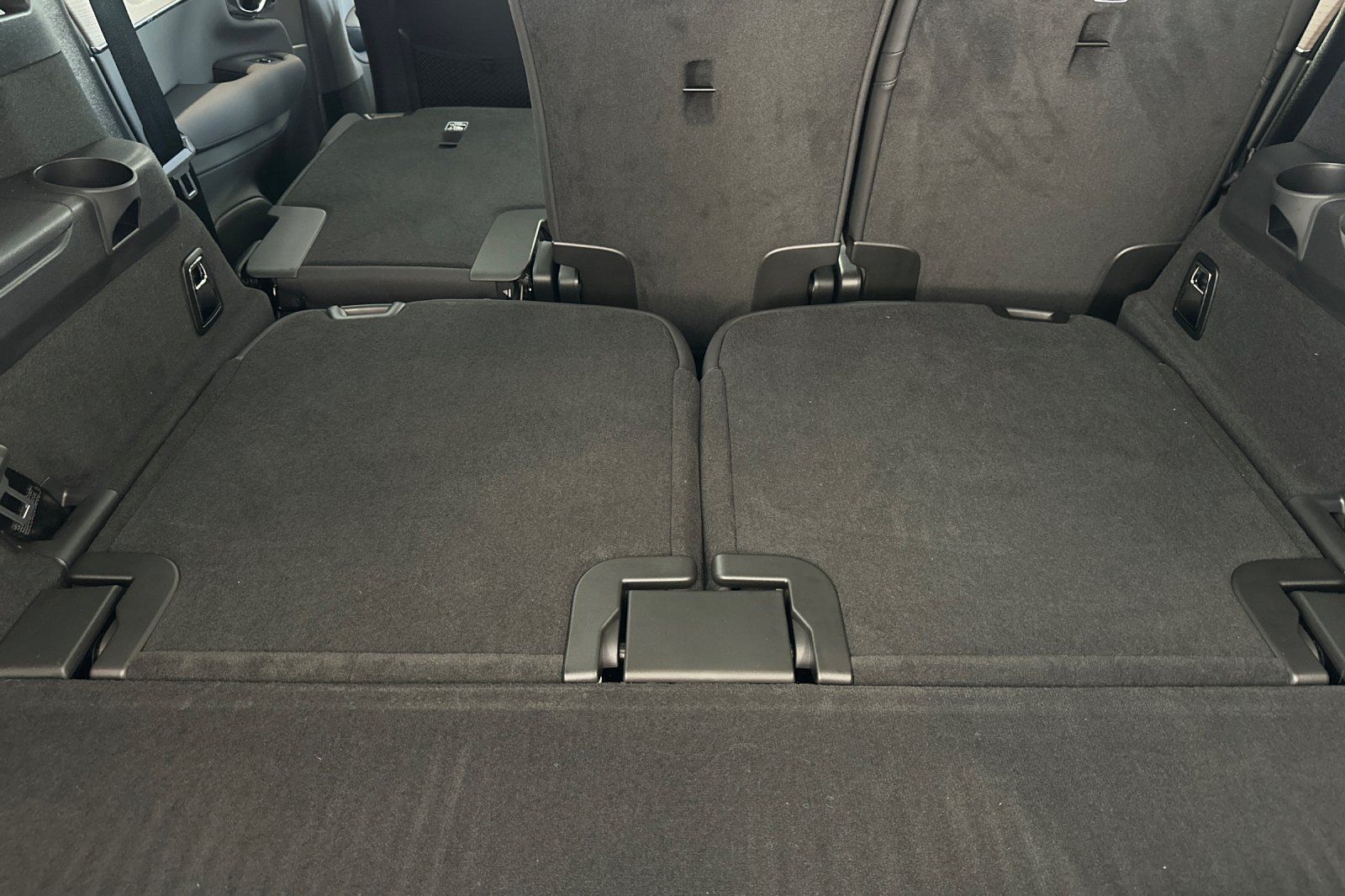 2026 Volvo XC90 Plus - Photo 18