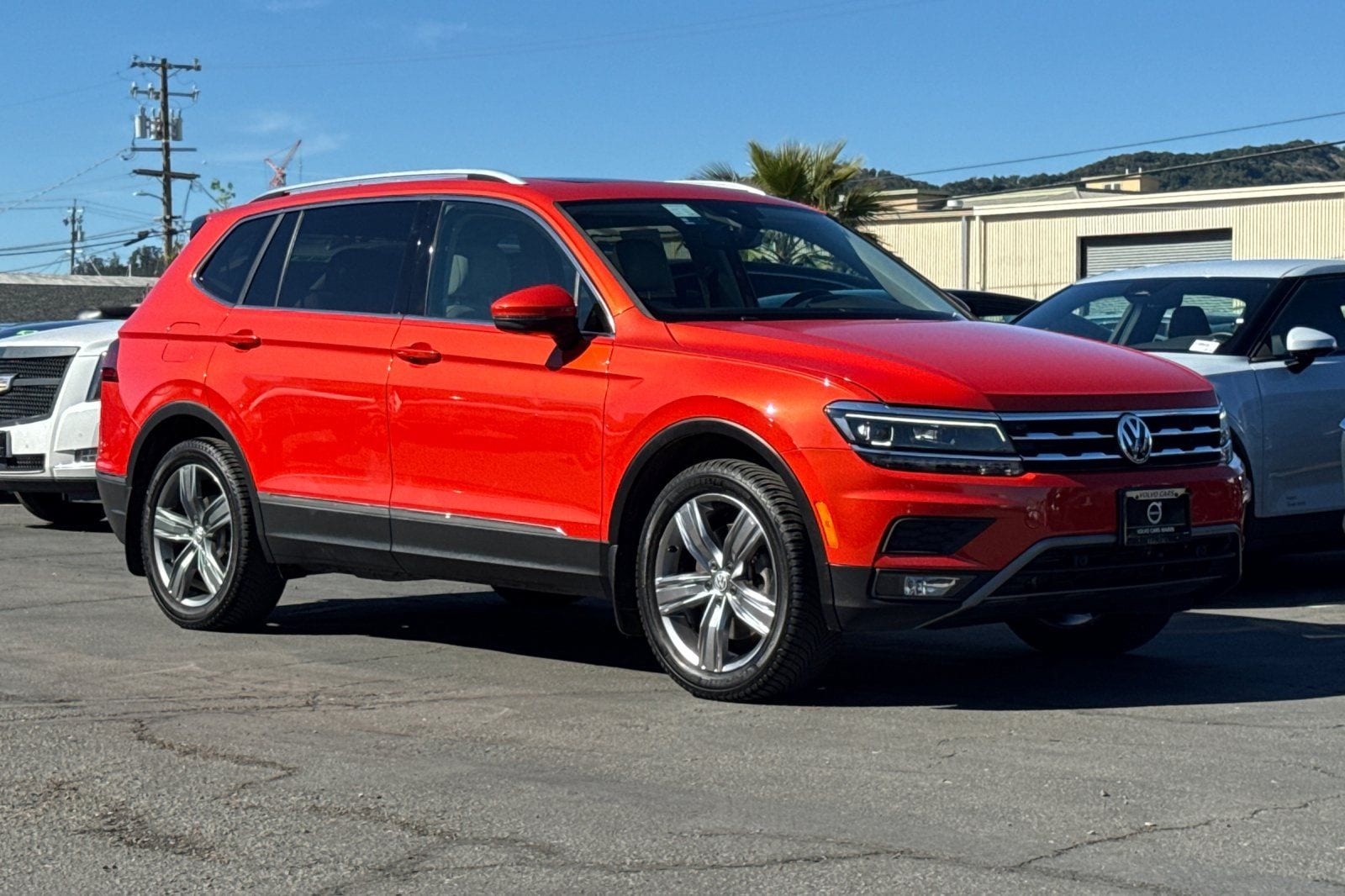 2018 Volkswagen Tiguan 2.0T SEL Premium 4MOTION photo 6