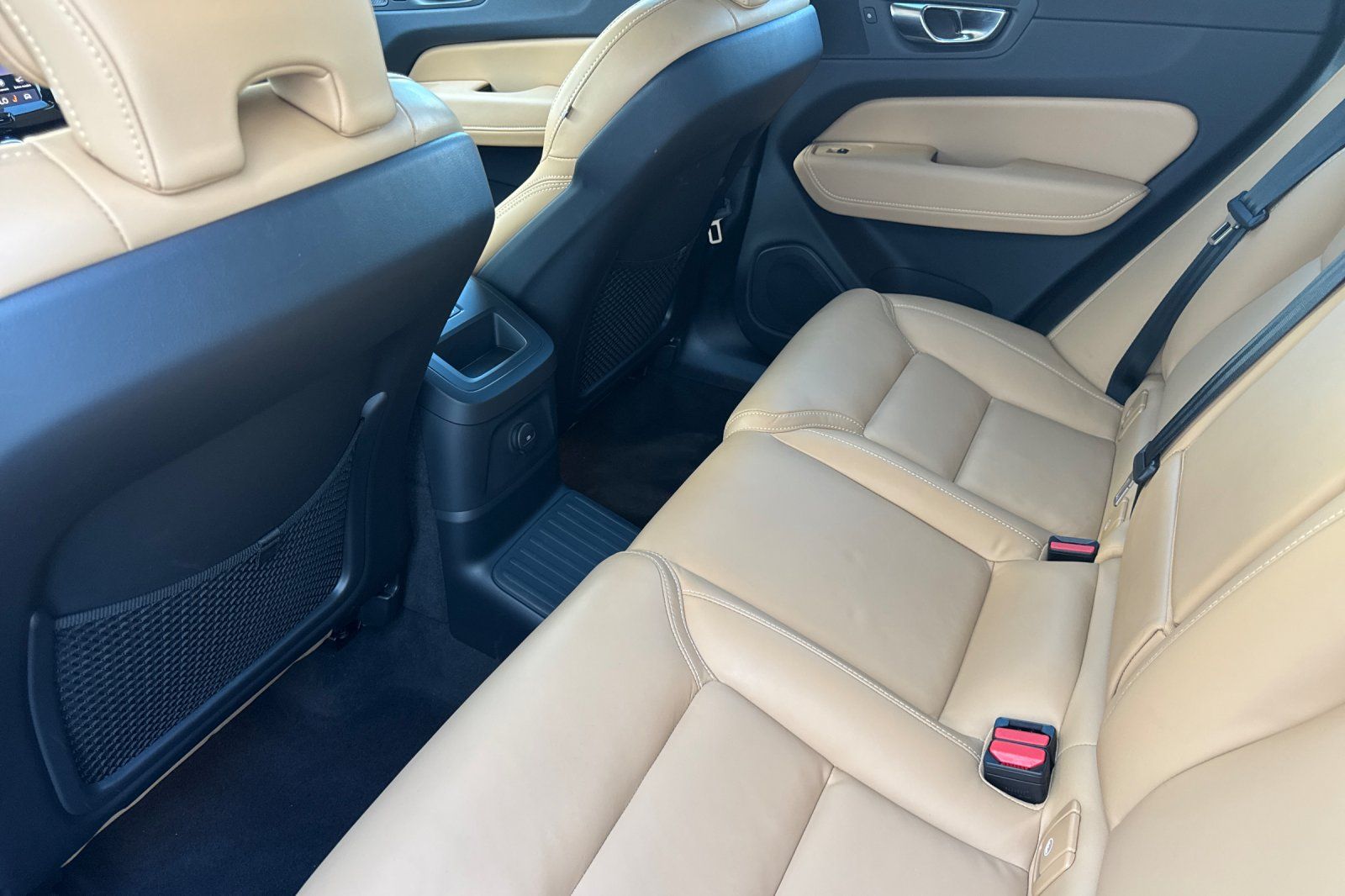 2025 Volvo XC60 plug-in hybrid T8 Ultra photo 4