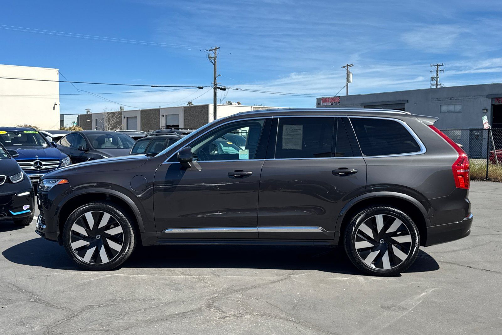 2023 Volvo XC90 Recharge Plug-In Hybrid Ultimate 6-Seater photo 4