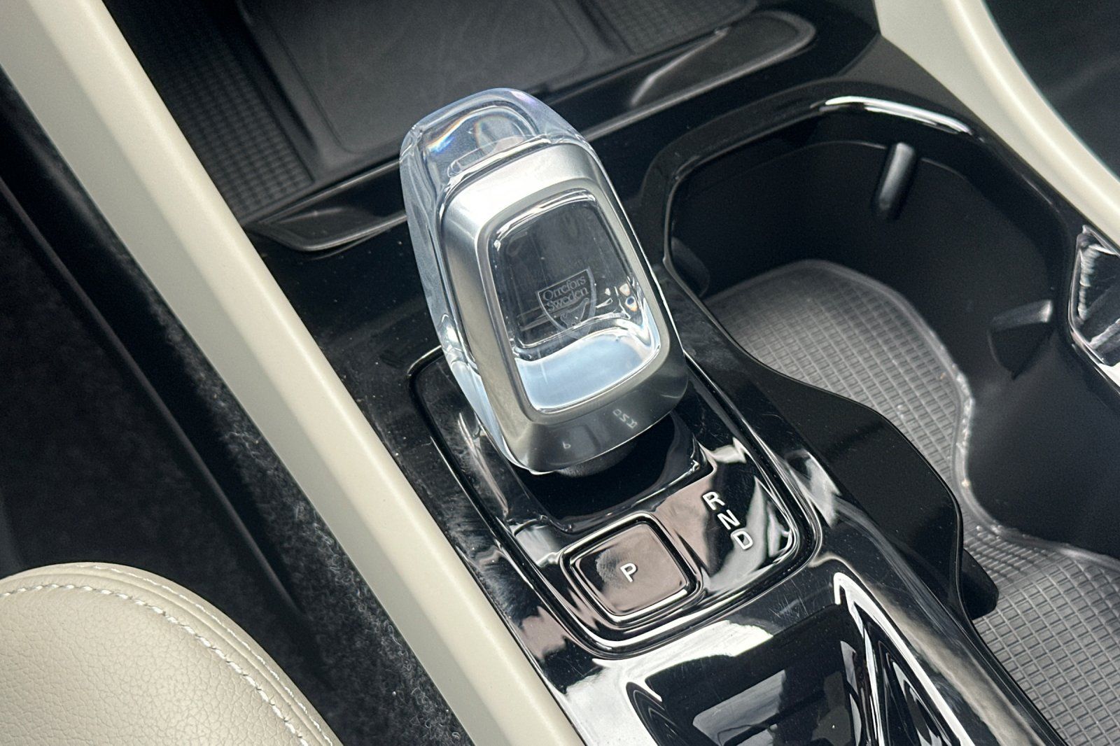 2026 Volvo XC40 Plus - Photo 25