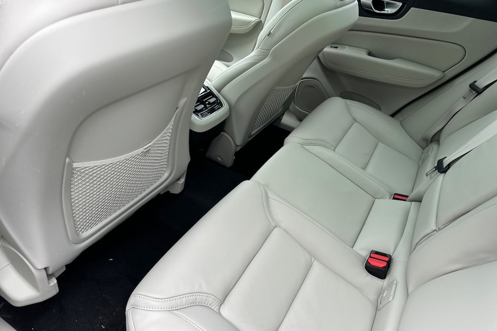 New 2026 Volvo XC60 B5 Ultra SUV