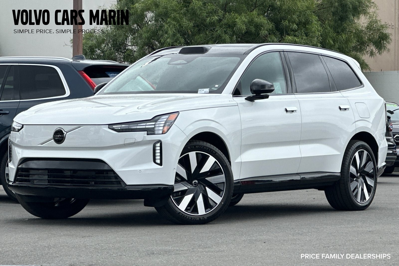 2025 Volvo EX90 Plus's photo