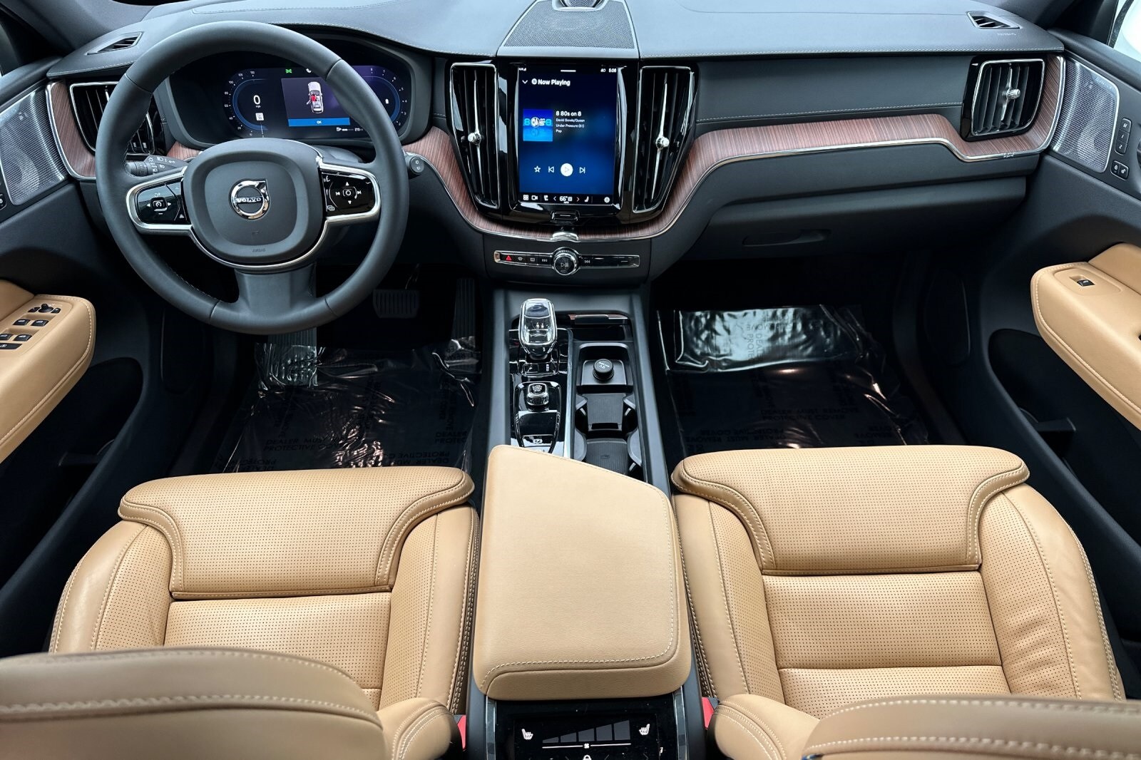 2023 Volvo XC60 Ultimate photo 3