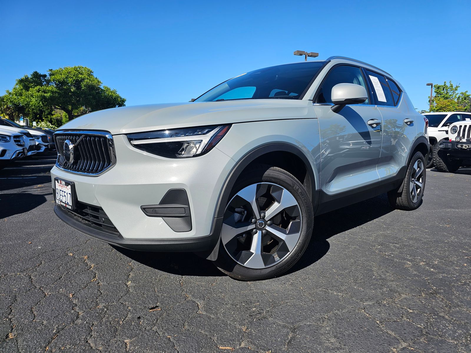 2025 Volvo XC40 B5 Core Bright AWD's photo