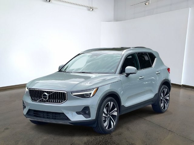 2024 Volvo XC40 Plus